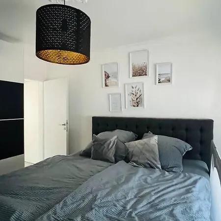 Stilvolle 3 Designer Am Rhein Zentral شقة